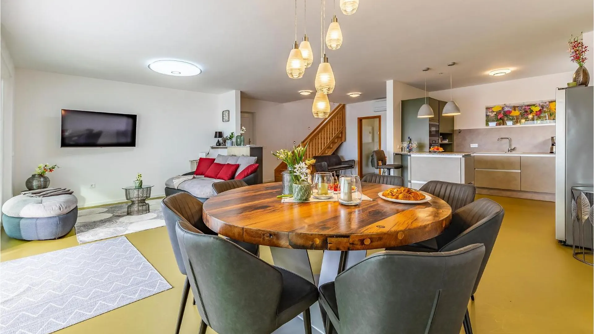 Holiday home 4 Bedroom Gorgeous Home In Pomer