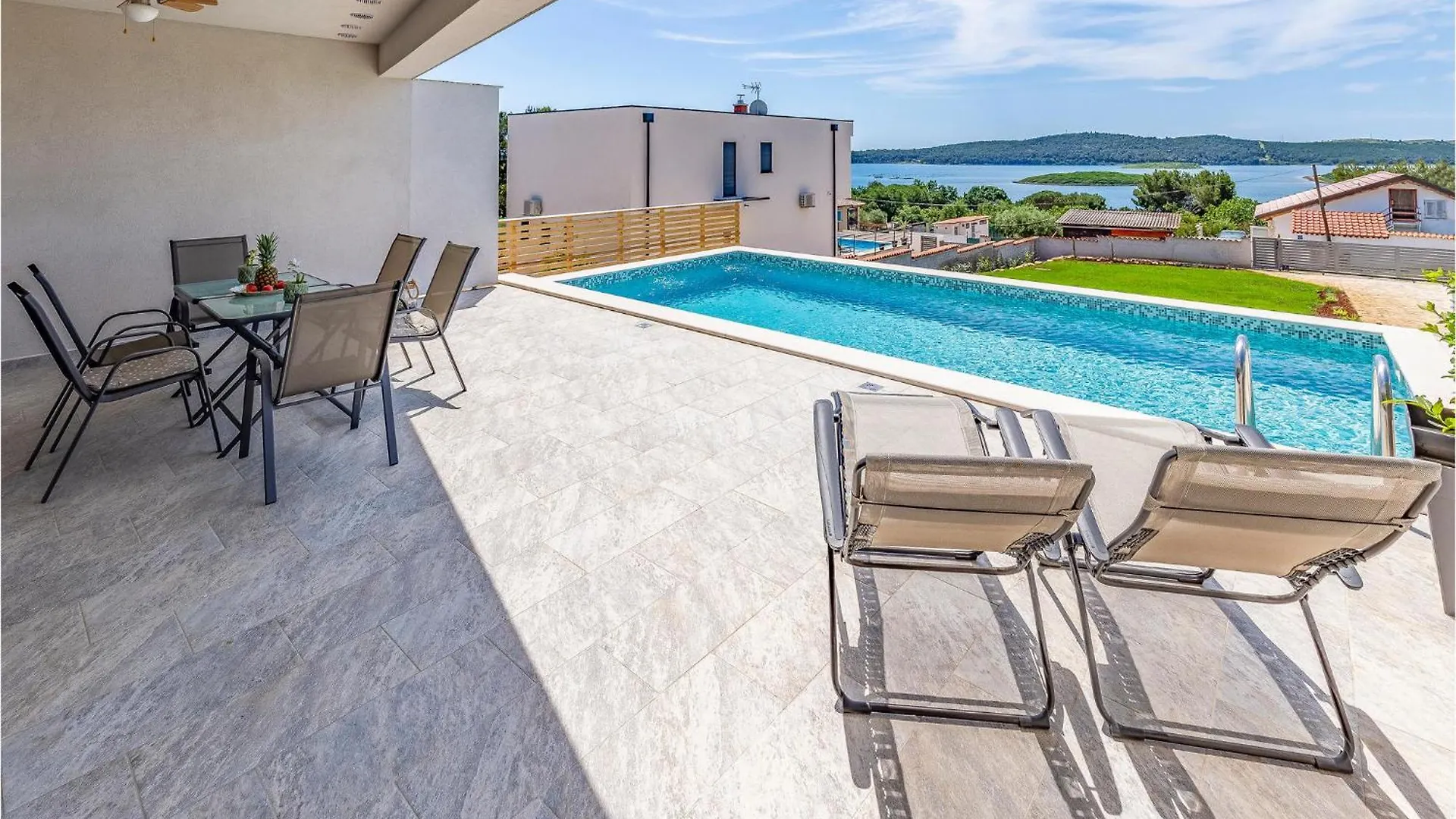 4 Bedroom Gorgeous Home In Pomer Holiday home