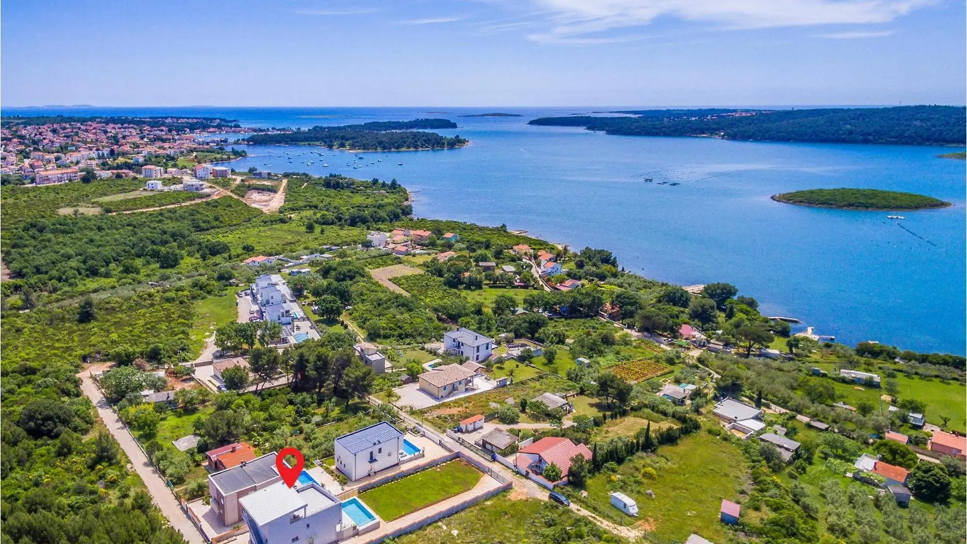 4 Bedroom Gorgeous Home In Pomer 0*,