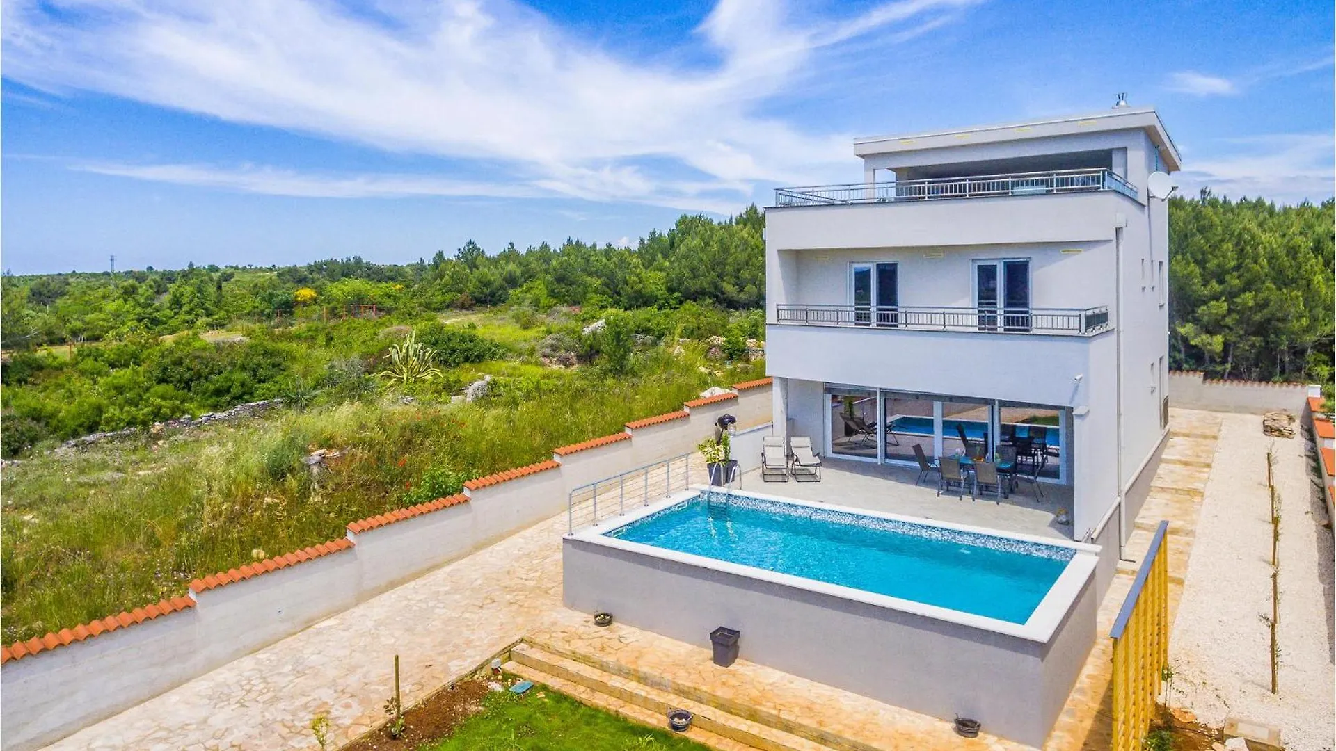 4 Bedroom Gorgeous Home In Pomer